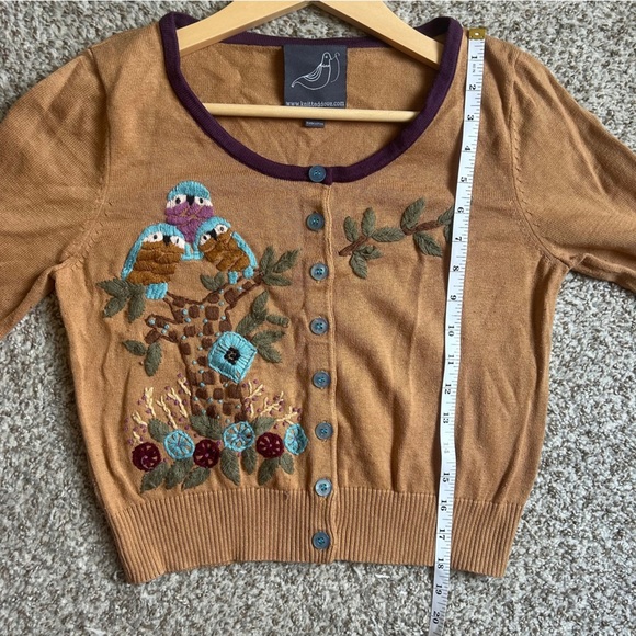 Knitted Dove Tan Floral Embroidered Cardigan Sweater Casual Neutral Medium - Picture 7 of 7